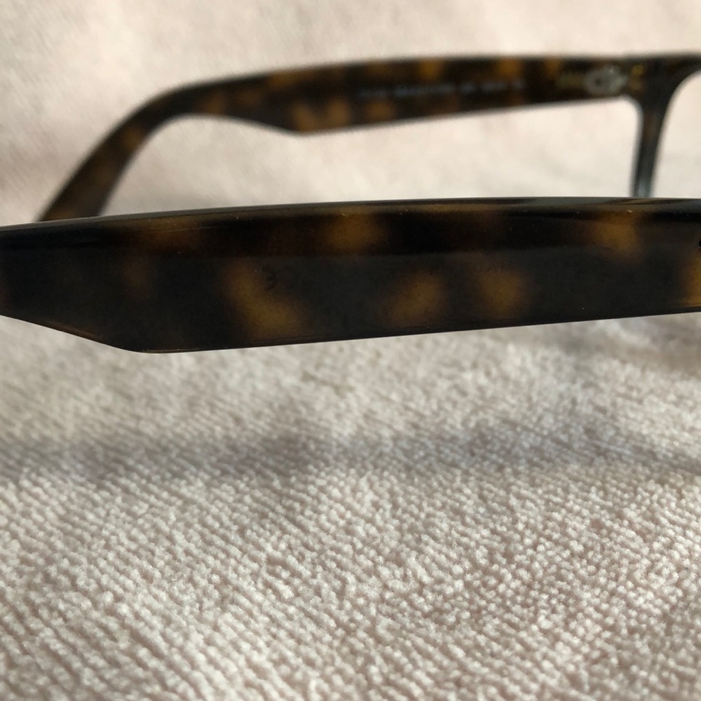 Ray-Ban Tortoiseshell Wayfarers - Picture 3 of 3